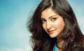 Anushka Sharma chastises man for throwing trash out of car window